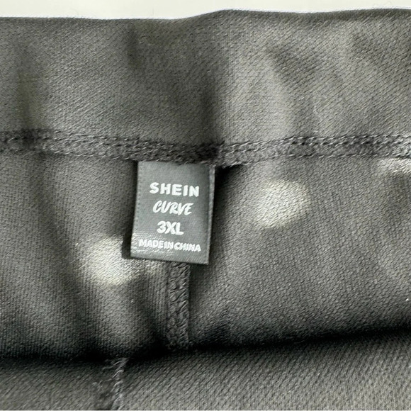 Shein Black Shimmering Shorts Size 3XL - Picture 5 of 6